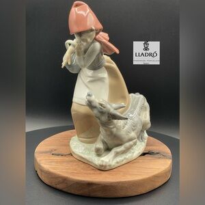 Lladro 4965 LITTLE RED RIDING HOOD retired